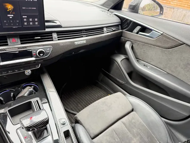Audi A4L — Фото автомобиля 7