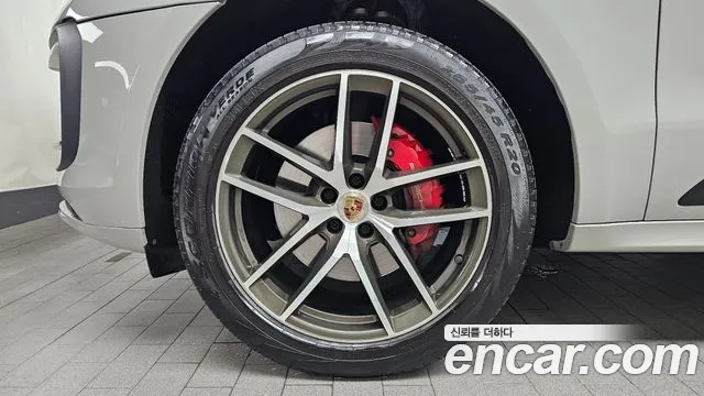 Porsche Macan — Фото автомобиля 4