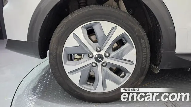 Kia Niro — Фото автомобиля 6