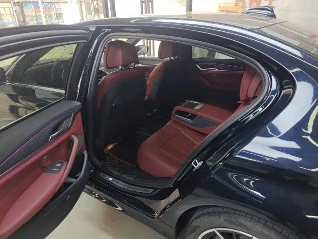 BMW 5 Series — Фото автомобиля 8