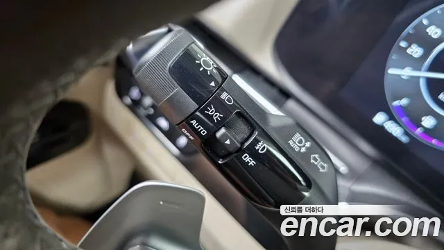 Kia Carnival Generation 4 — Фото автомобиля 29
