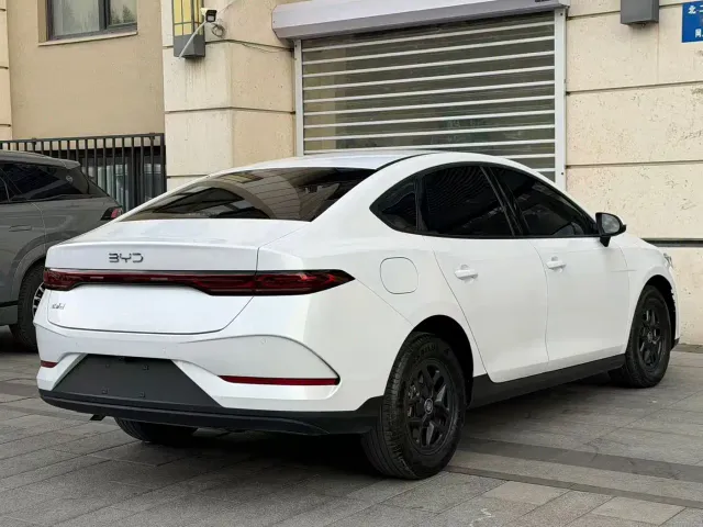 BYD Qin PLUS — Фото автомобиля 9