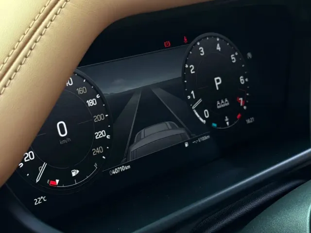 Land Rover Defender — Фото автомобиля 11