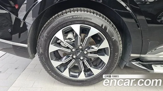 Kia Carnival — Фото автомобиля 5