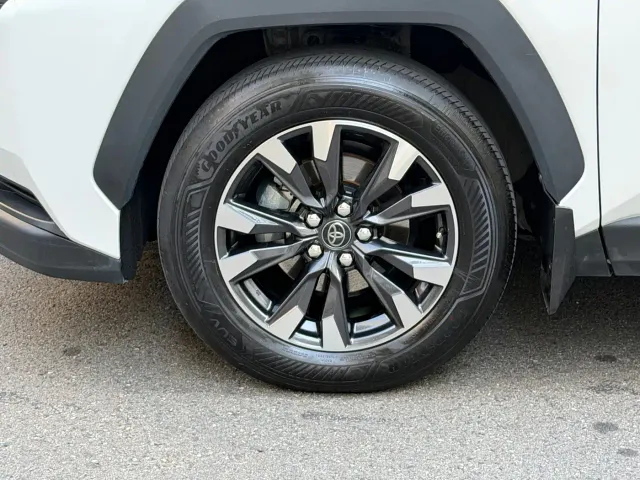 Toyota RAV4 — Фото автомобиля 5