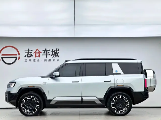 BYD FangChengBao Leopard 8 — Фото автомобиля 3