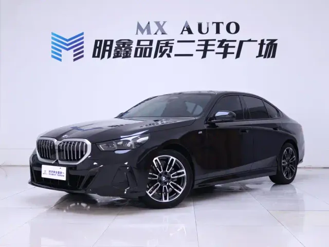 BMW 5 Series — Фото автомобиля 2