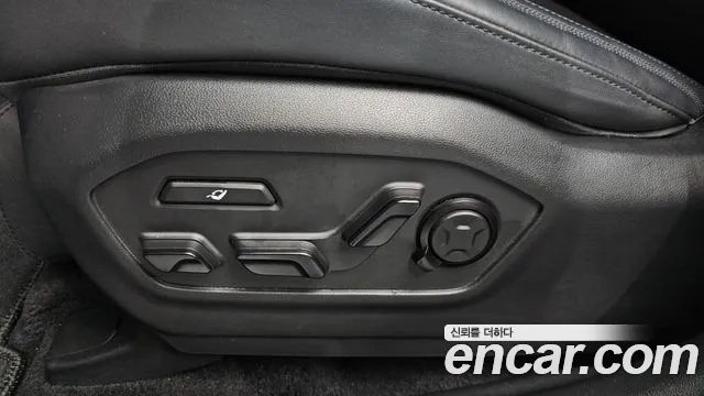 Hyundai Santafe Santa Fe (MX5) Бензин 2.5T 2WD — Фото автомобиля 26