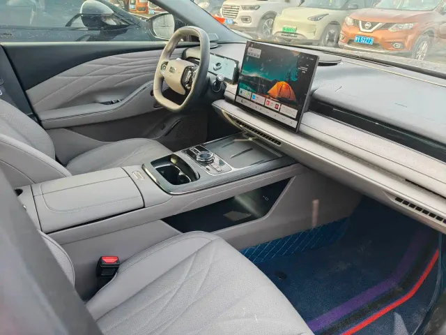 Geely Galaxy Xingyao 8 — Фото автомобиля 4