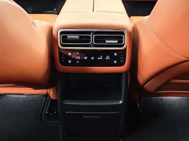 Li Auto L6 — Фото автомобиля 16