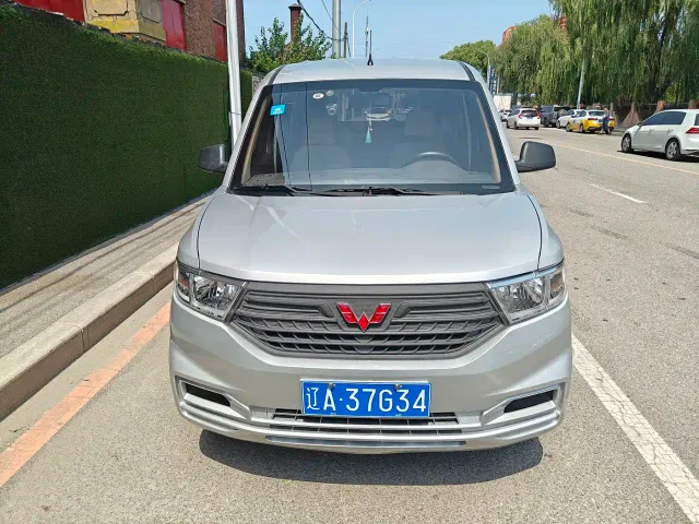 Wuling Hongguang V — Фото автомобиля 13