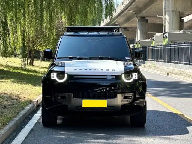 Land Rover Defender — Фото автомобиля 2