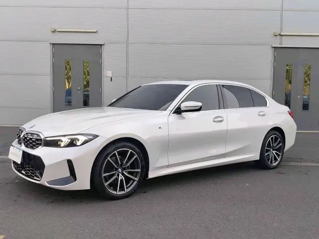 Фотография автомобиля — BMW 3 Series