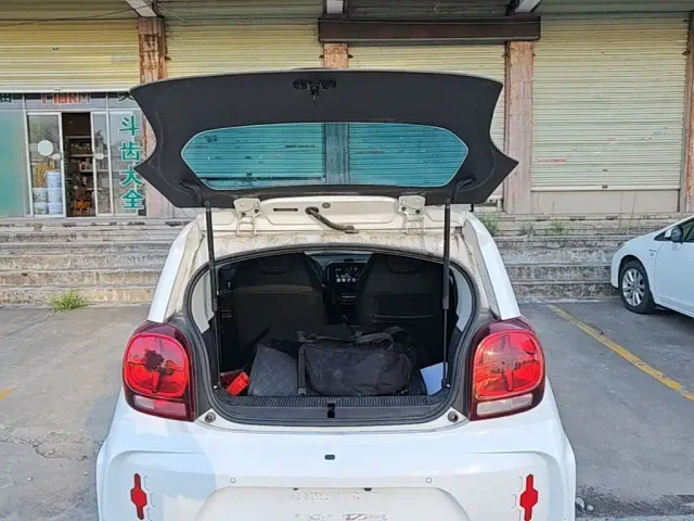 Roewe Clever — Фото автомобиля 18