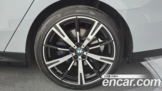BMW 5-Series 5 серия (G60) 530i xDrive M Sport — Фото автомобиля 20