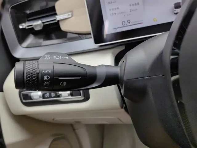 Geely Geely ICON 2023 Model 1.5TD Chocolate Deluxe Edition — Фото автомобиля 21