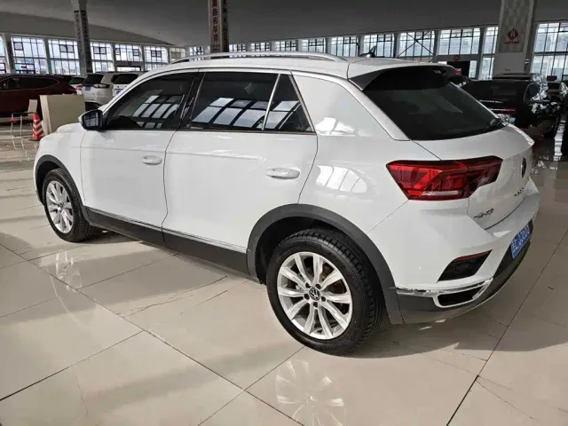Volkswagen T-Roc — Фото автомобиля 6