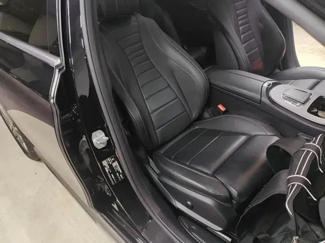 Mercedes-Benz E-Class — Фото автомобиля 24