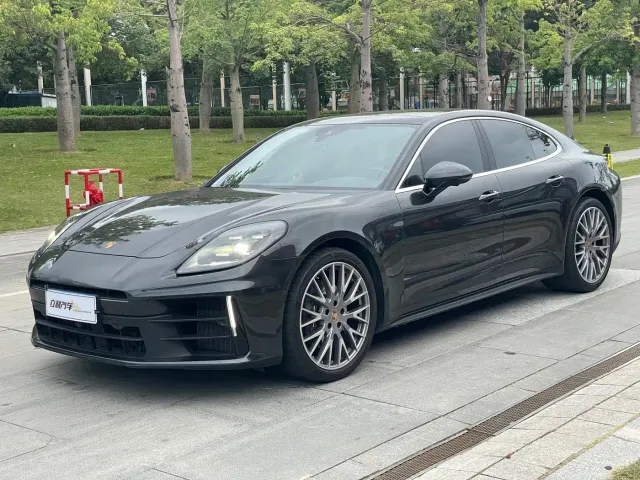 Фотография автомобиля — Porsche Panamera