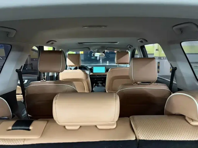 Wuling Jiachen — Фото автомобиля 15