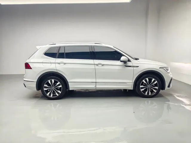 Volkswagen Tiguan L — Фото автомобиля 8