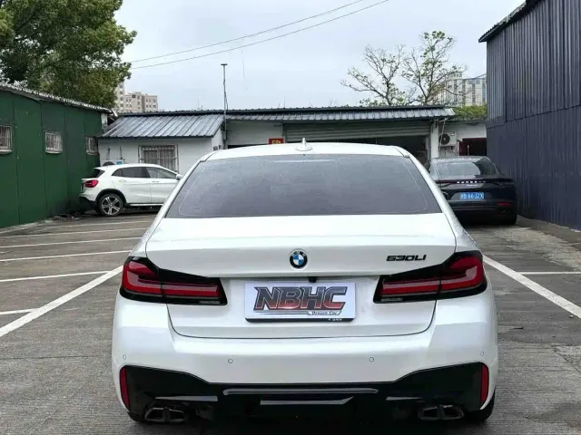 BMW 5 Series — Фото автомобиля 5