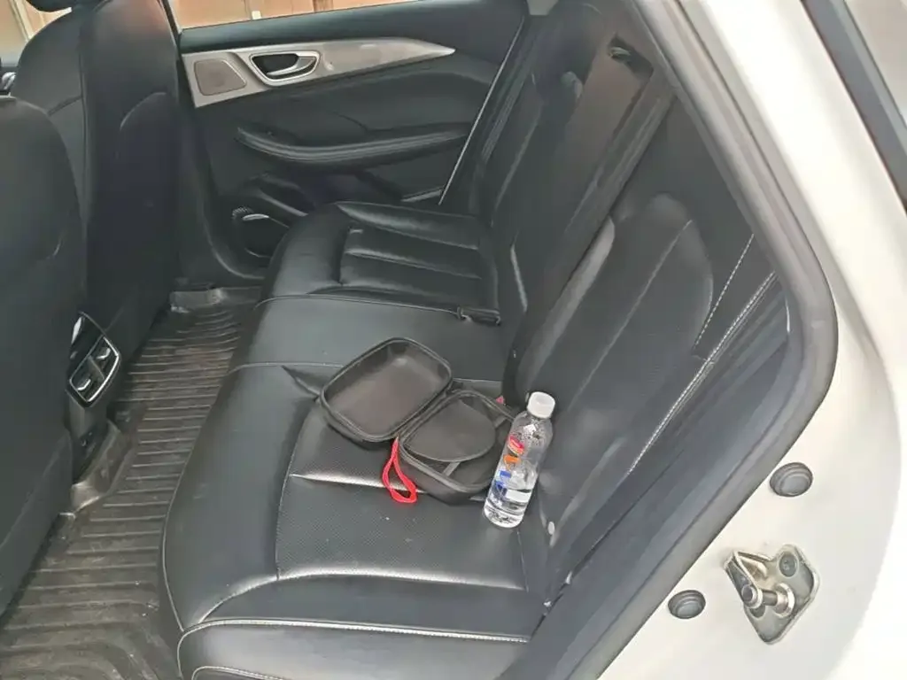 Roewe Roewe i6 MAX EV 2023 EV 420 Sunroof Special Edition — Фото автомобиля 16