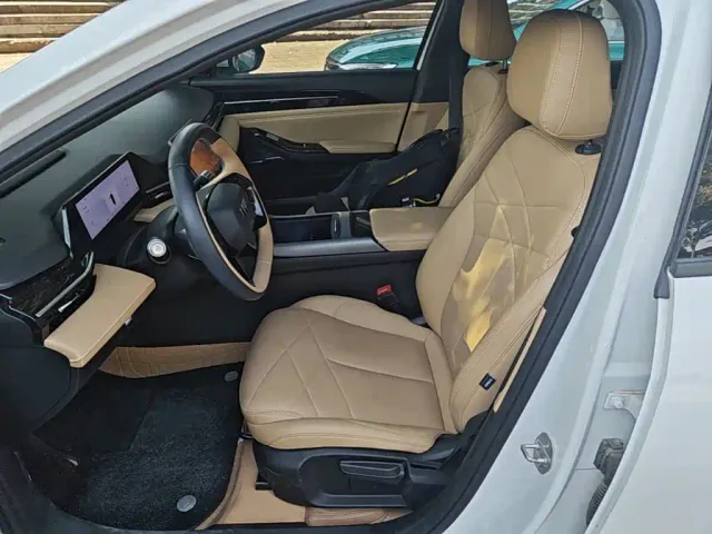 Geely Galaxy L6 — Фото автомобиля 14