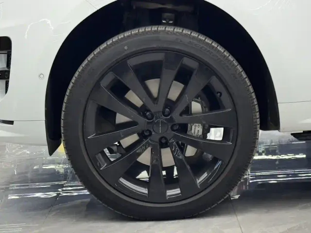 Land Rover Range Rover Sport — Фото автомобиля 4