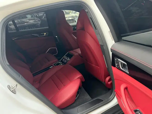 Porsche Panamera — Фото автомобиля 28