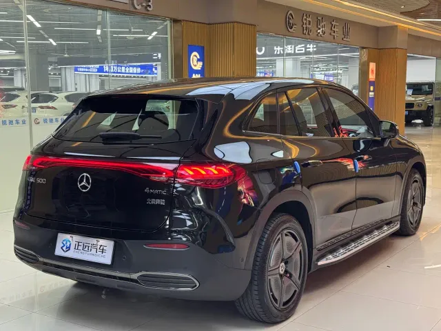 Mercedes-Benz EQE SUV — Фото автомобиля 5