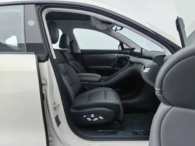 IM Motors LS6 — Фото автомобиля 23