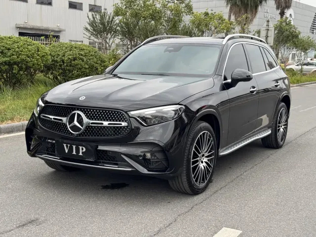 Фотография автомобиля — Mercedes-Benz GLC-Class
