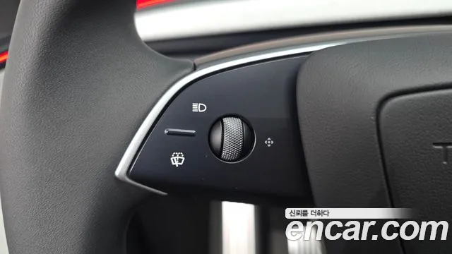 Tesla Model Y — Фото автомобиля 22