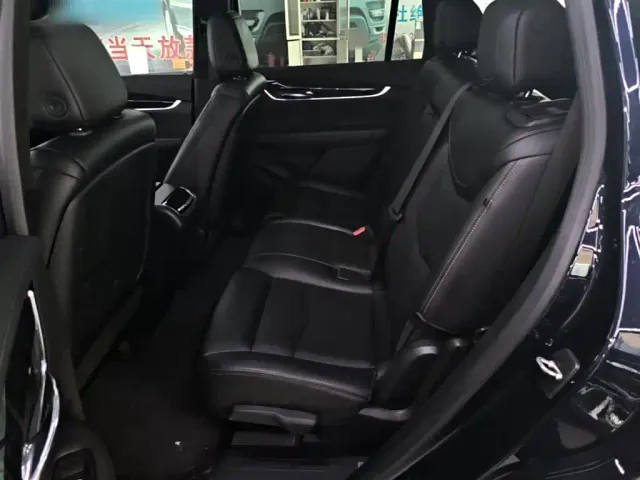 Cadillac XT6 — Фото автомобиля 16