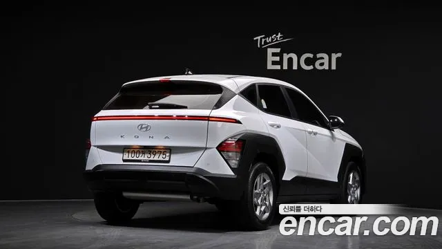 Hyundai Kona Kona (SX2) Бензин 2.0 2WD — Фото автомобиля 2