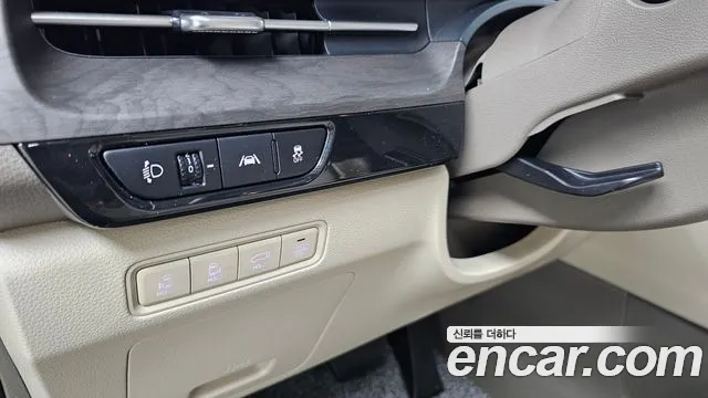 Kia Carnival Generation 4 — Фото автомобиля 27