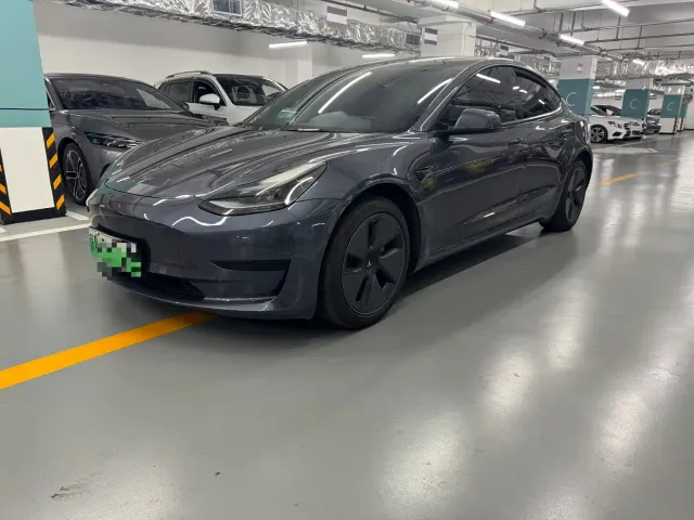 Фотография автомобиля — Tesla Model 3