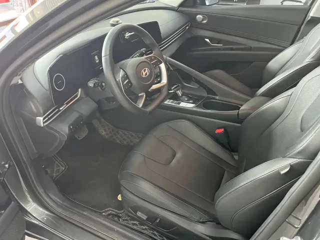 Hyundai Elantra — Фото автомобиля 7