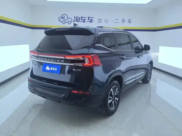 Forthing T5 — Фото автомобиля 3