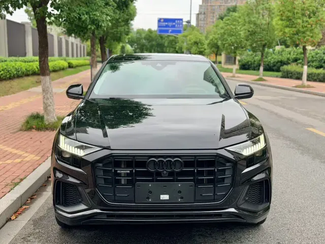 Audi Q8 — Фото автомобиля 2