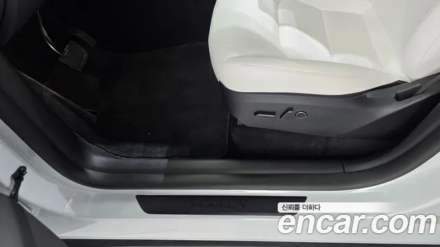 Tesla Model Y — Фото автомобиля 14
