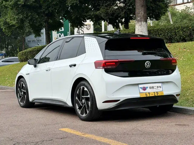 Volkswagen ID.3 — Фото автомобиля 4
