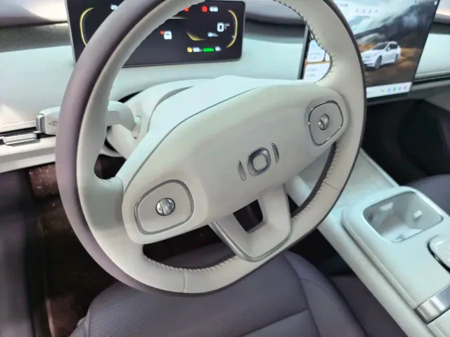 Changan Qiyuan A06 — Фото автомобиля 13
