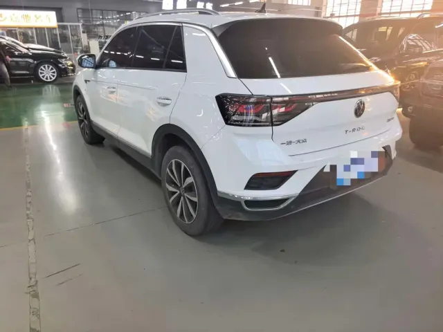 Volkswagen T-Roc — Фото автомобиля 9
