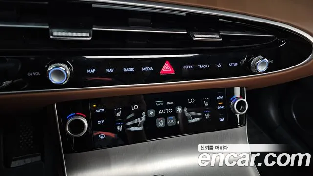 Genesis GV70 2.5T Бензин 2WD — Фото автомобиля 16