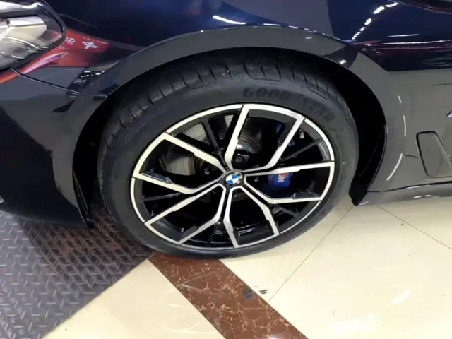BMW 5 Series — Фото автомобиля 22