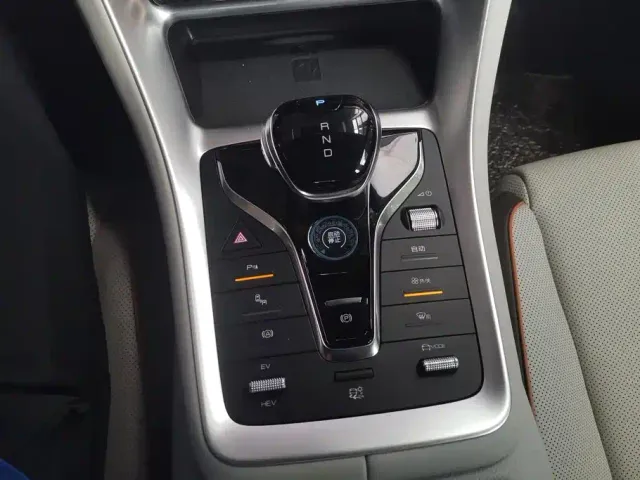 BYD Song Pro — Фото автомобиля 16
