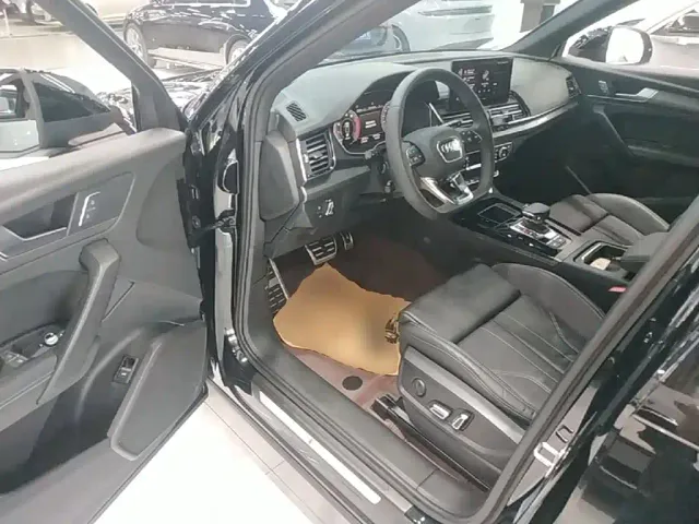 Audi Q5L — Фото автомобиля 15
