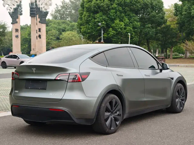 Tesla Model Y — Фото автомобиля 5